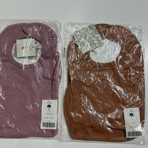 NWT Kate Quinn 2 bibs organic cotton. OS.